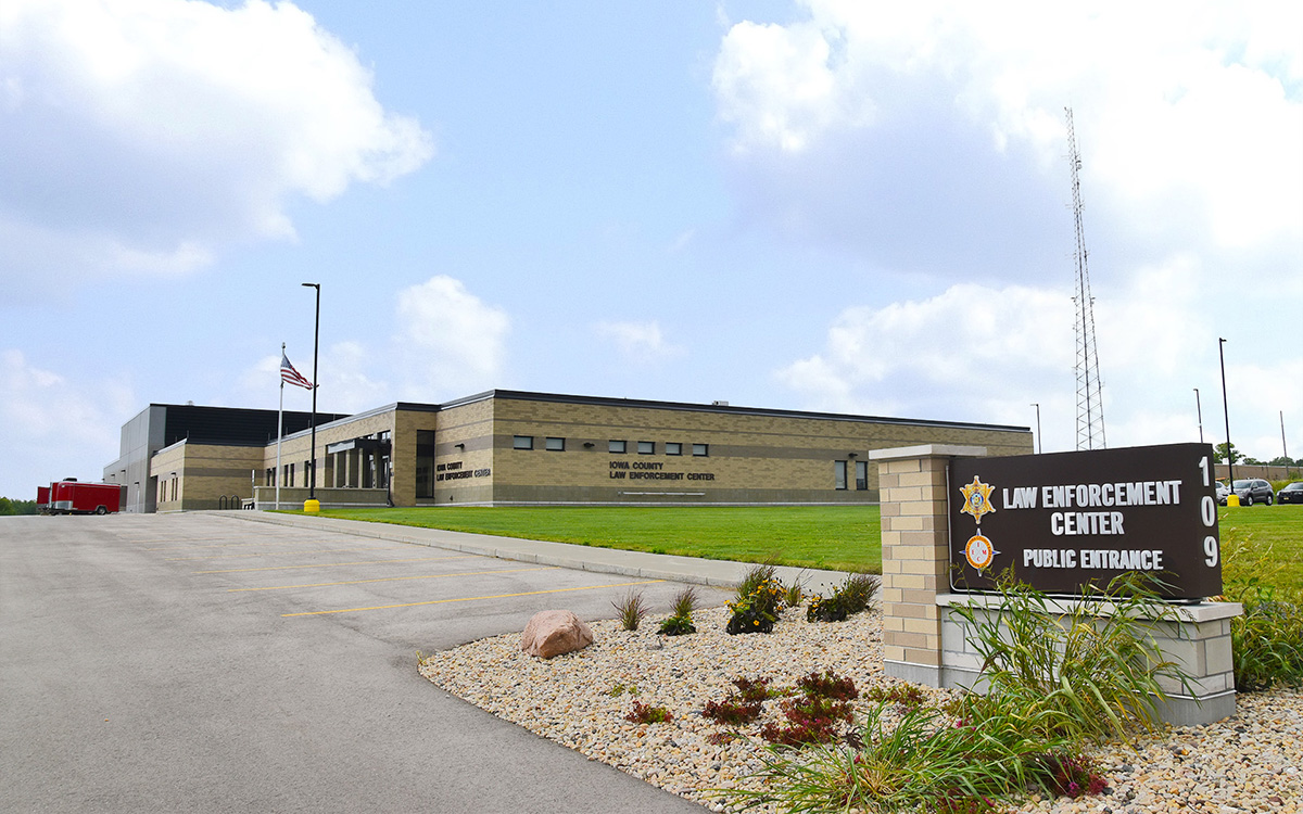 iowa-county-law-enforcement-center-08_1200