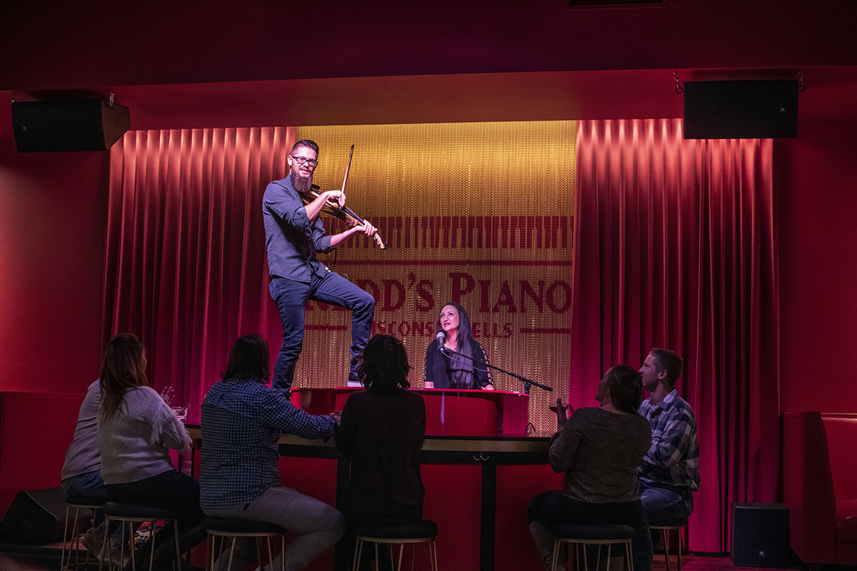redds-piano-bar-08_1200