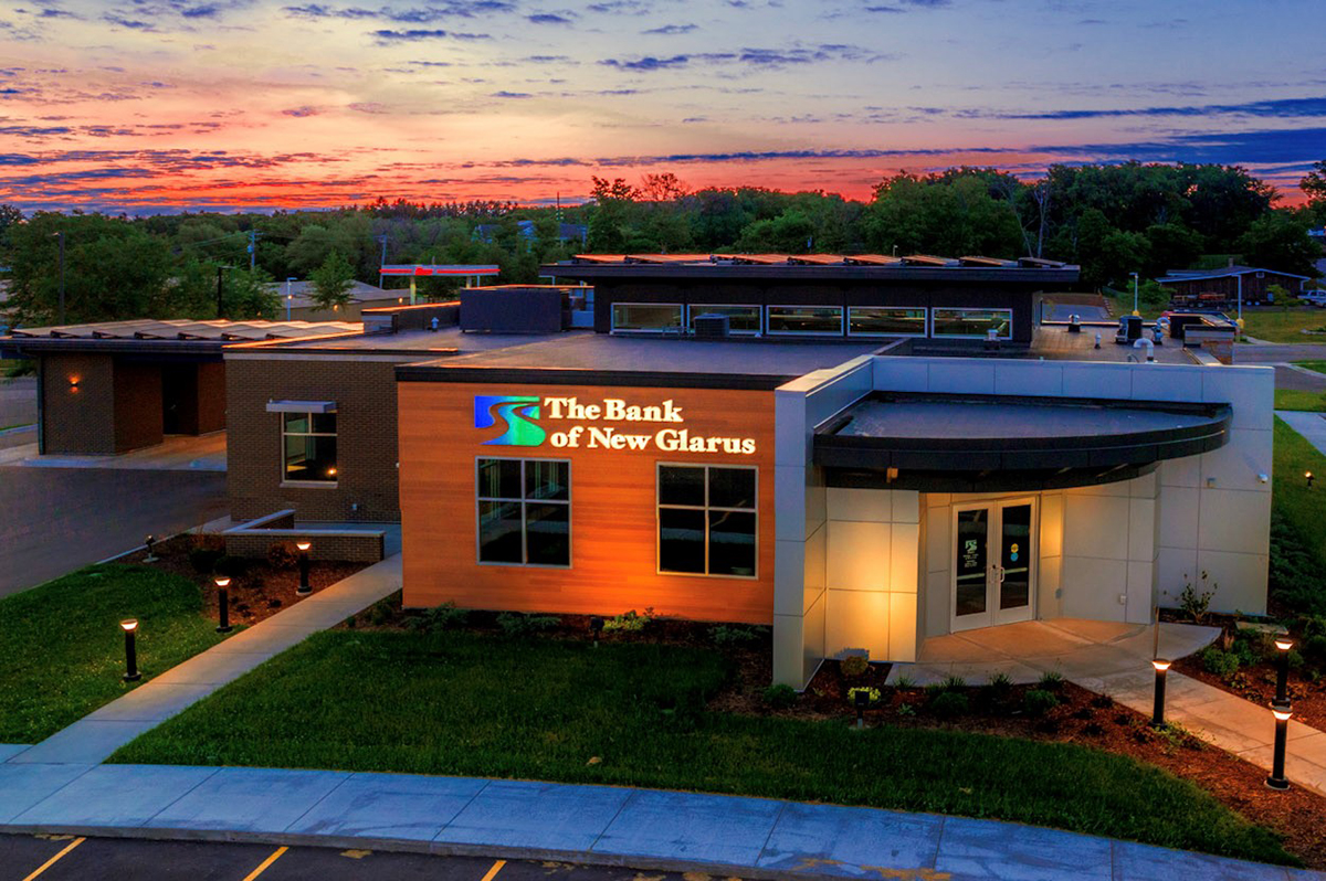1-the-bank-of-new-glarus-145_web