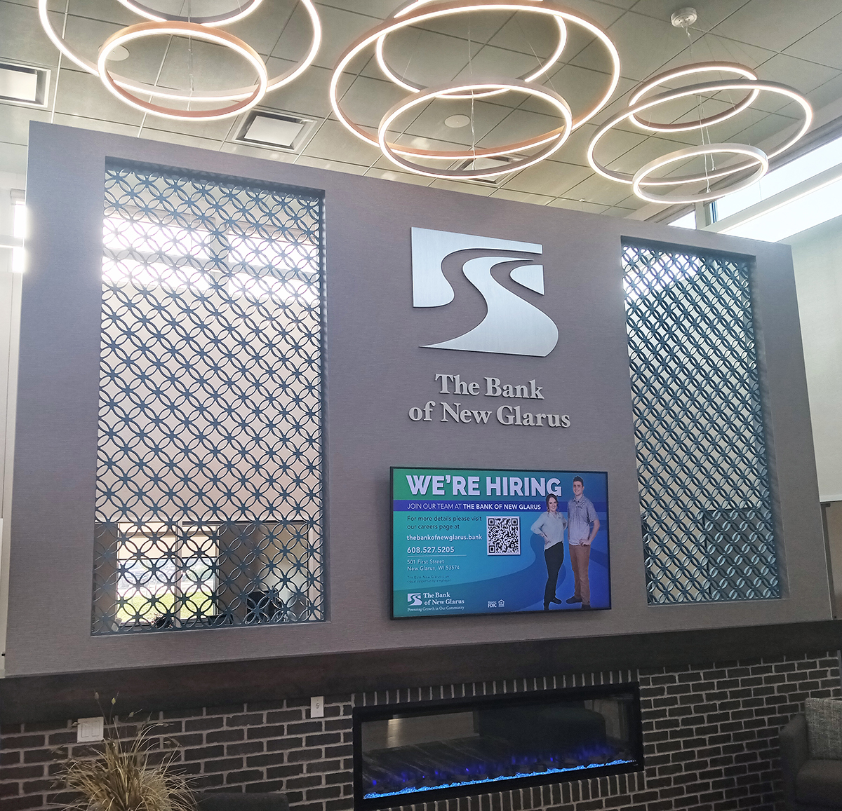 3-new-glarus-bank-monroe-branch-202_web