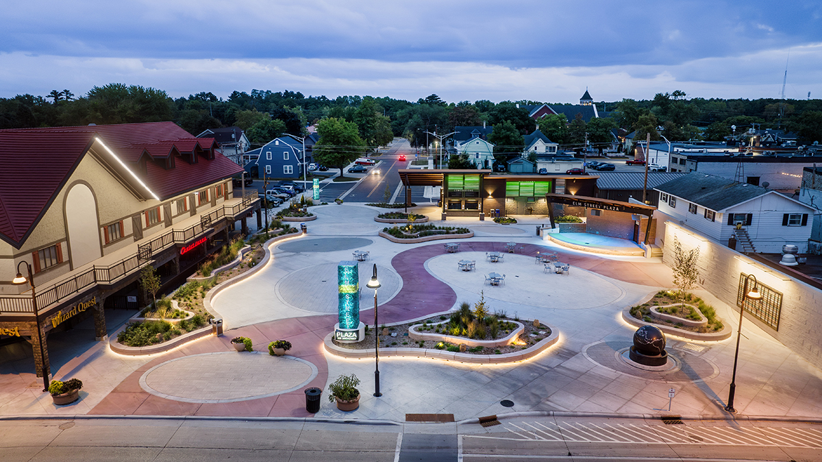 7-wisconsin-dells-visitor-convention-bureau-elm-street-plaza-52_web