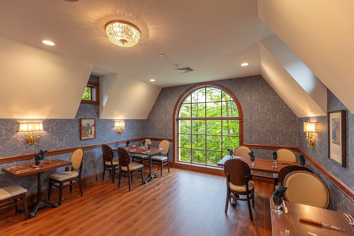 Dawn Manor Restaurant- Bar & Speakeasy-05