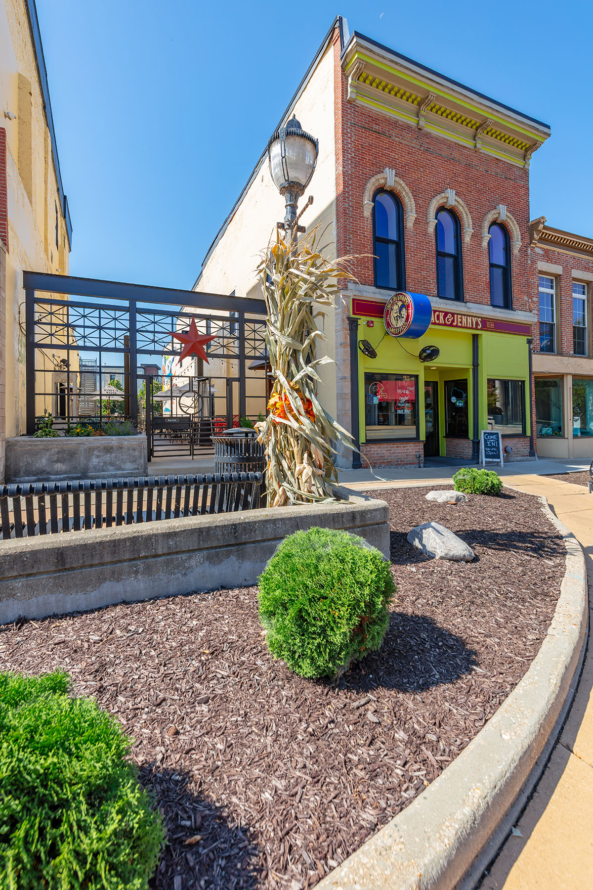 Jack and Jenny's Restaurant-02