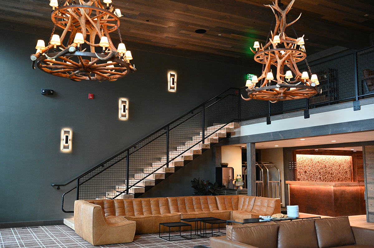 Wisconsin Hotel and Conference Center-04